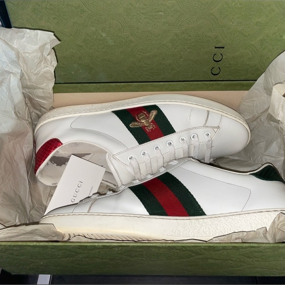 Gucci Ace Bee Low Top Sneakers - Picture 9 of 10